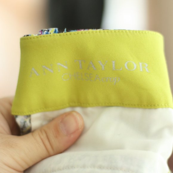 Ann Taylor Floral Chelsea Crop Pants - Picture 4 of 5